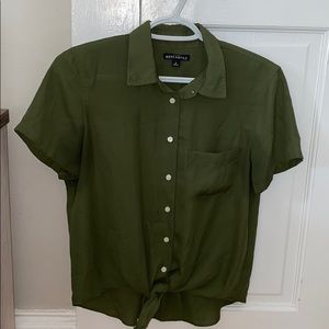 Women’s button up short sleeve